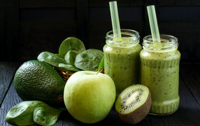 Green cocktail with kiwi, avocado and green apple