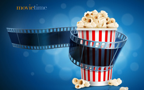 Стакан попкорна и кинолента на голубом фоне с надписью  Movietime