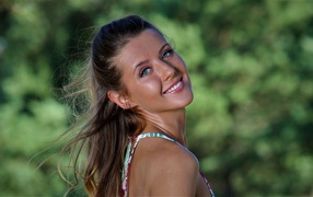 Красивая улыбающаяся девушка модель Sybil A