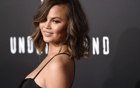 Милая девушка популярная модель Крисси Тейген