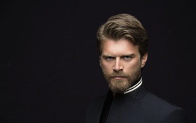 Голубоглазый турецкий актер Кыванч Татлытуг