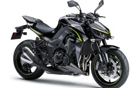 Стильный  черный мотоцикл Kawasaki Z1000R, 2017