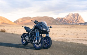 Гоночный мотоцикл Yamaha Niken, 2018