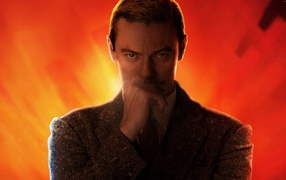 Актер Люк Эванс в фильме Профессор Марстон и Чудо-Женщины, 2017