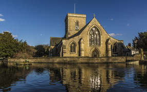 Церковь St Helen у воды город Уэлтон, Англия