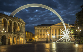 Ночная улица в Вероне, Италия