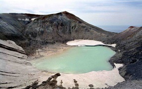 Вулкан Эбеко,  остров, Парамушир Большая Курильская гряда. Россия 