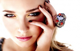 Beautiful actress Hayden Panettiere with a big ring on her finger