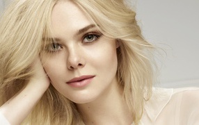 Нежная блондинка актриса Эль Фаннинг