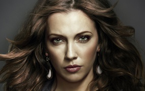 Эффектная актриса Кэти Кэссиди с красивыми украшениями