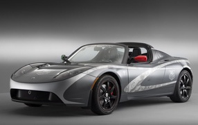 Спортивный электромобиль Tesla Roadster