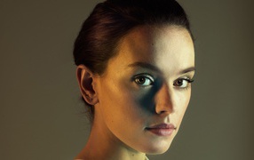 Молодая актриса Дэйзи Ридли