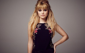 Young girl blonde actress Olivia Holt