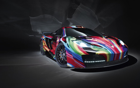 Спортивный автомобиль Hamann MemoR с разноцветной графикой