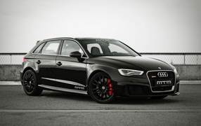 Черный автомобиль Audi RS3, 2018 года
