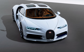Dear white car Bugatti Chiron