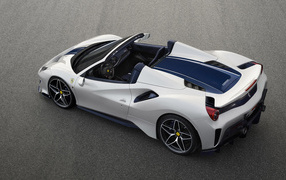 Быстрый автомобиль Ferrari 488 Pista Spider, 2019 вид сзади