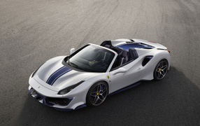 Спортивный автомобиль Ferrari 488 Pista Spider, 2018 вид сверху