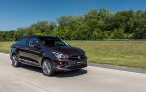 Автомобиль Fiat  Cronos Precision, 2018 года на трассе