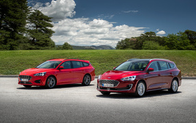 Two red 2018 Ford Focus Turnier cars