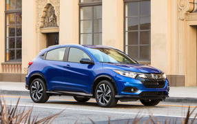 Синий кроссовер Honda HR-V Sport 2018