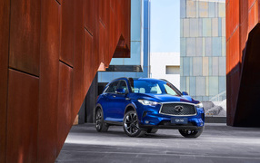 Синий внедорожник Infiniti QX50, 2018 года