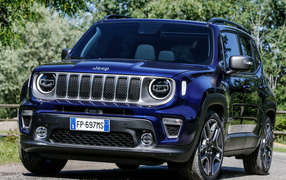 Черный Jeep Renegade Limited 2018