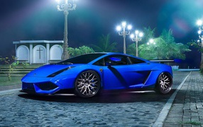 Синий автомобиль Lamborghini Gallardo 