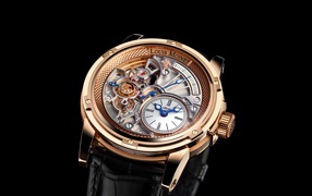 Наручные часы Louis Moinet на черном фоне