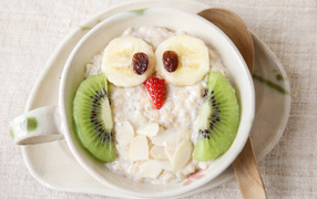 Креативное украшение детского завтрака в виде совы