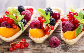 Waffle baskets with fresh berries