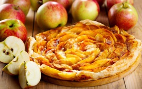 Appetizing sweet pie with apples