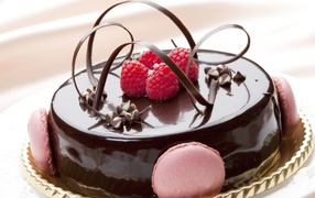 Торт в шоколаде с малиной 