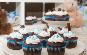 Шоколадные маффины с кремом