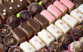 Разные шоколадные конфеты крупным планом