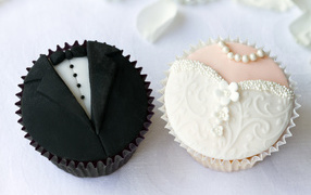 Праздничные кексы для жениха и невесты