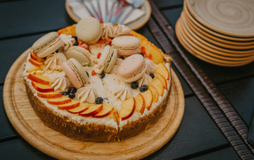Pie with apples, meringue and macaroons