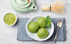 Three balls of green mint ice cream
