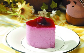 Пирожное суфле в форме сердца на тарелки