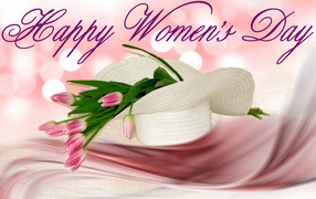 Белая шляпа с розовыми тюльпанами на Международный женский день 8 марта