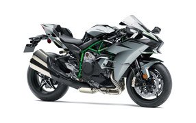 Мотоцикл Kawasaki Ninja H2,  2019 на сером фоне