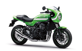 Мотоцикл Kawasaki Z900RS, 2018 на белом фоне
