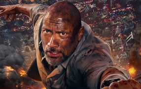 Актер Дуэйн Джонсон в новом фильме Небоскрёб, 2018