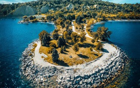 Каменный остров в  море, Торонто