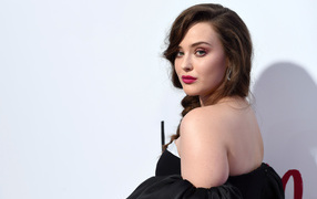 Актриса Кэтрин Лэнгфорд вид сбоку