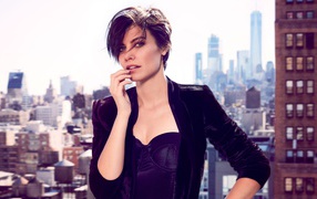 Актриса Лорен Коэн с короткой стрижкой