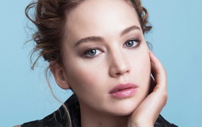 Голубоглазая нежная девушка, актриса Дженнифер Лоуренс