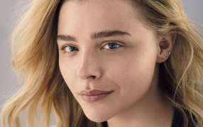 Зеленоглазая актриса Хлоя Грейс Морец крупным планом