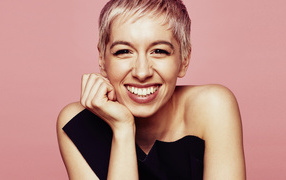 Певица SuRie представитель Великобритании,  Евровидение 2018