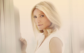 Стильная блондинка актриса Гвинет Пэлтроу